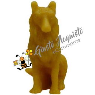 Cane pastore seduto in cera d'api