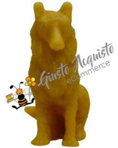 Cane pastore seduto in cera d'api